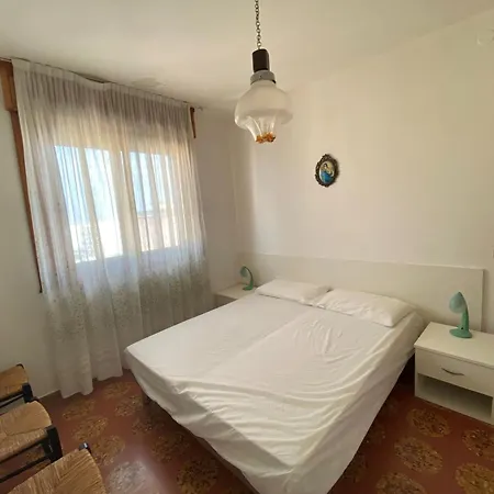 Coastal Getaway With Parking In *